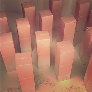 KYLIESKIN BY KYLIE JENNER